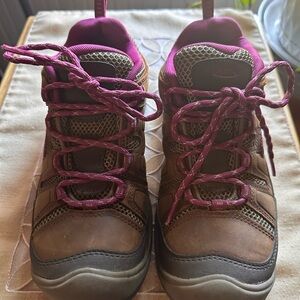 Keen- size 7 -Brown and Pink Hiking Shoes